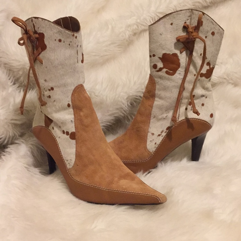 Suede and pony hair boots